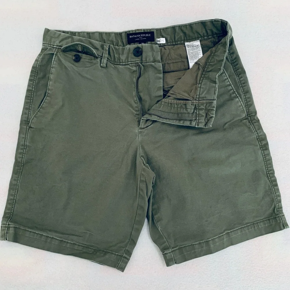 Banana Republic Lived-In Shorts Men's 30 Olive Green Cotton Stretch 9 Inch Chino